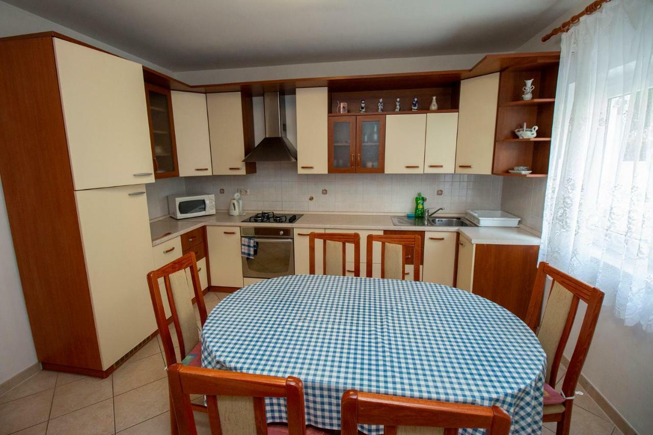 Apartmani Vrljicak Омиш Экстерьер фото