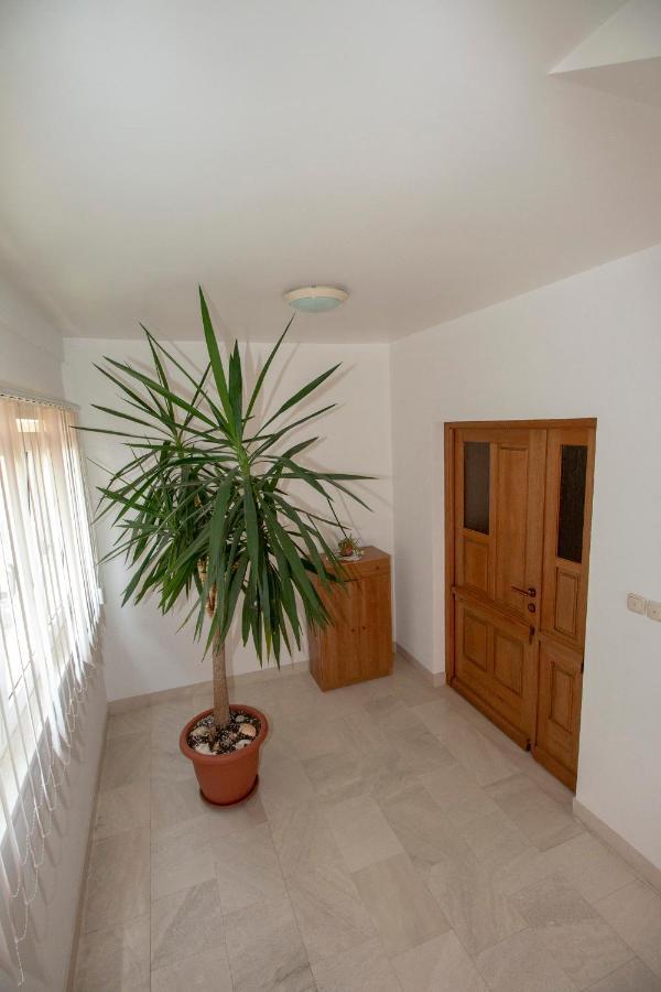 Apartmani Vrljicak Омиш Экстерьер фото