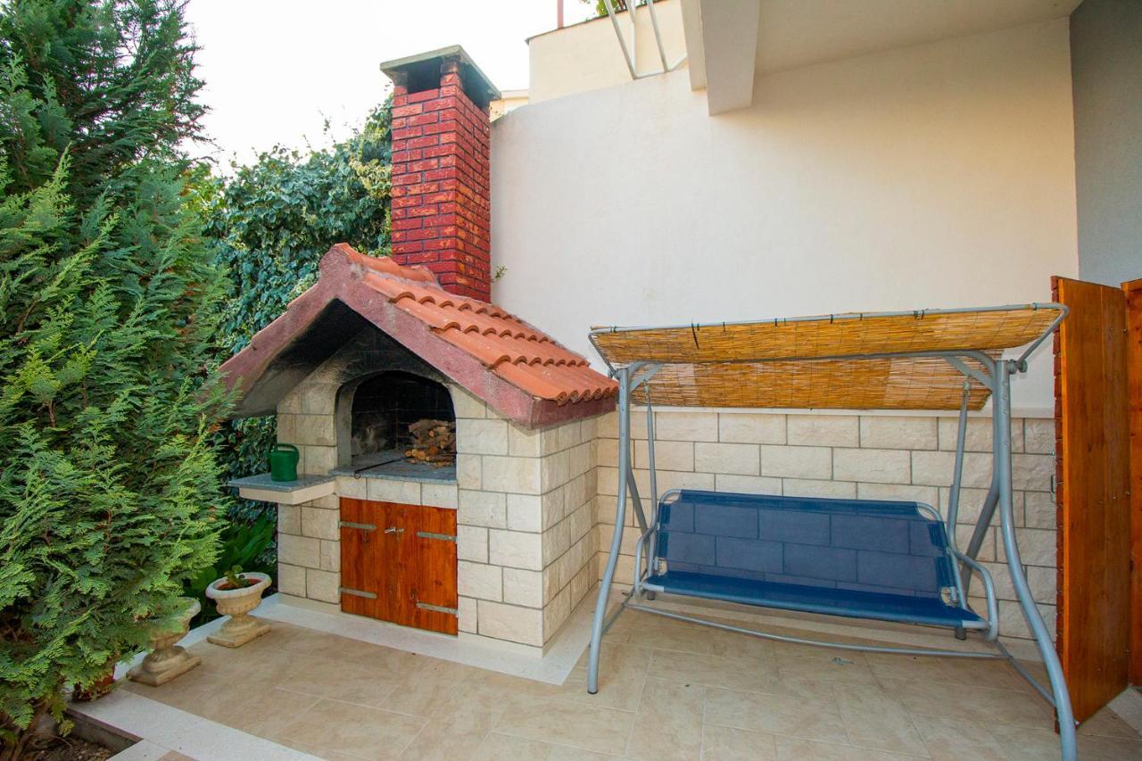 Apartmani Vrljicak Омиш Экстерьер фото